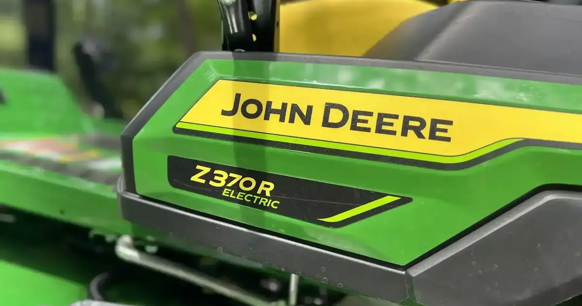 Review: John Deere's Z370R Electric ZTrak Riding Lawn Mower